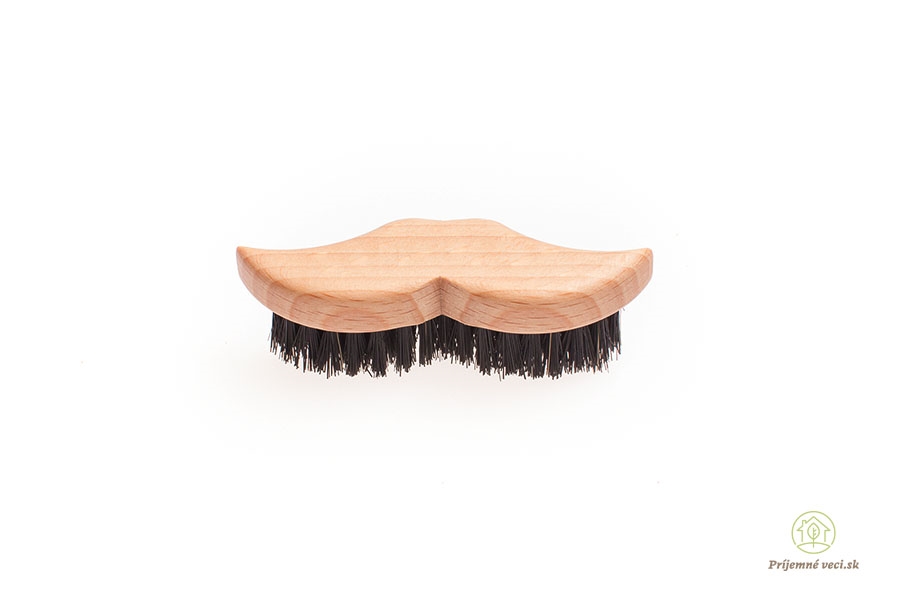 Kefa na bradu a fúzy z bukového dreva